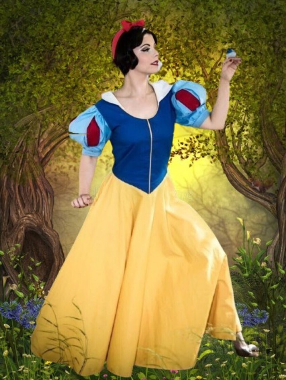Snow White Cosplay Costume